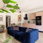 Slate At Max, Luxury In דירה *