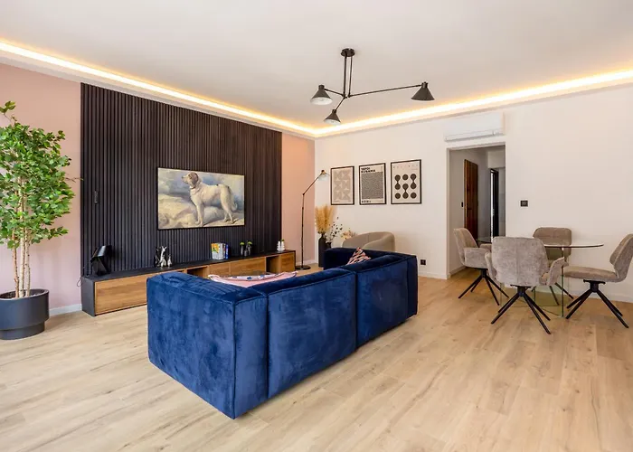 Slate At Max, Luxury In